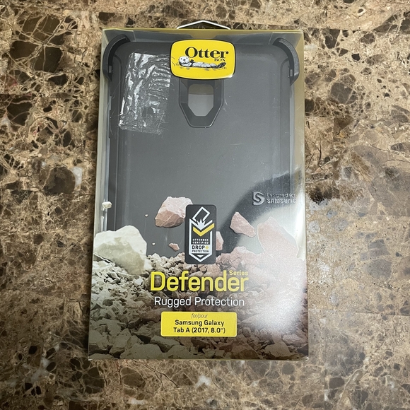 OtterBox Defender Series Case for Samsung Galaxy Tab A 8.0 - Black - Picture 1 of 3